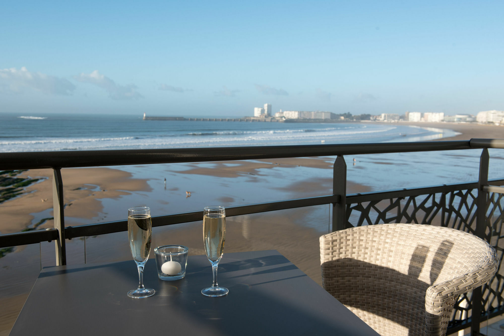 Hotel & Spa Les Roches Noires Les Sables-d'Olonne Exterior photo